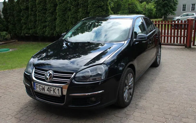 volkswagen jetta Volkswagen Jetta cena 17900 przebieg: 221934, rok produkcji 2009 z Kielce